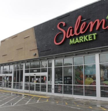 salem's market storefront