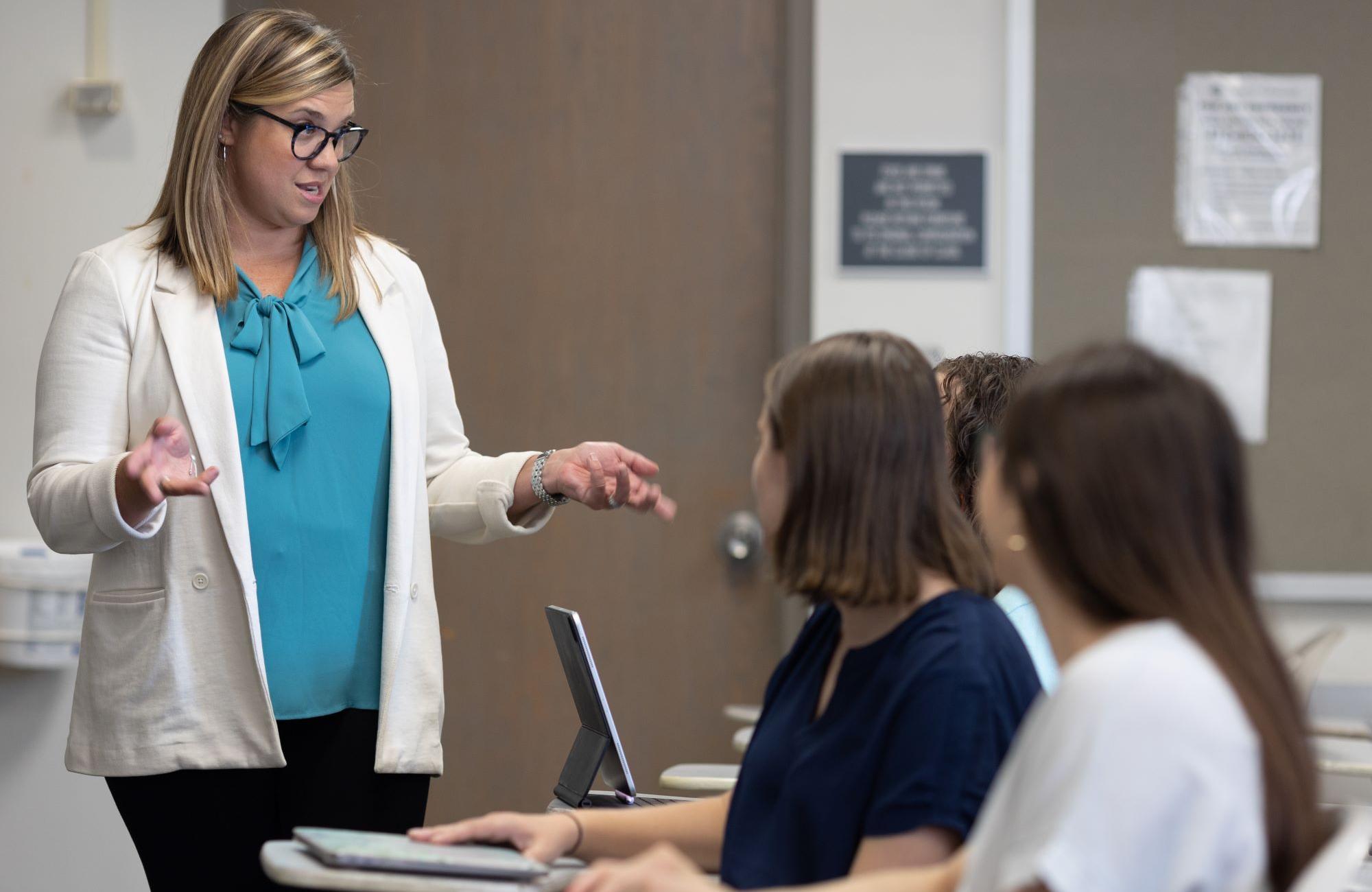 faculty teaching students