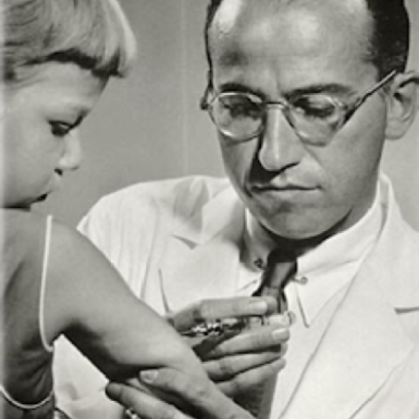 salk vaccinating child